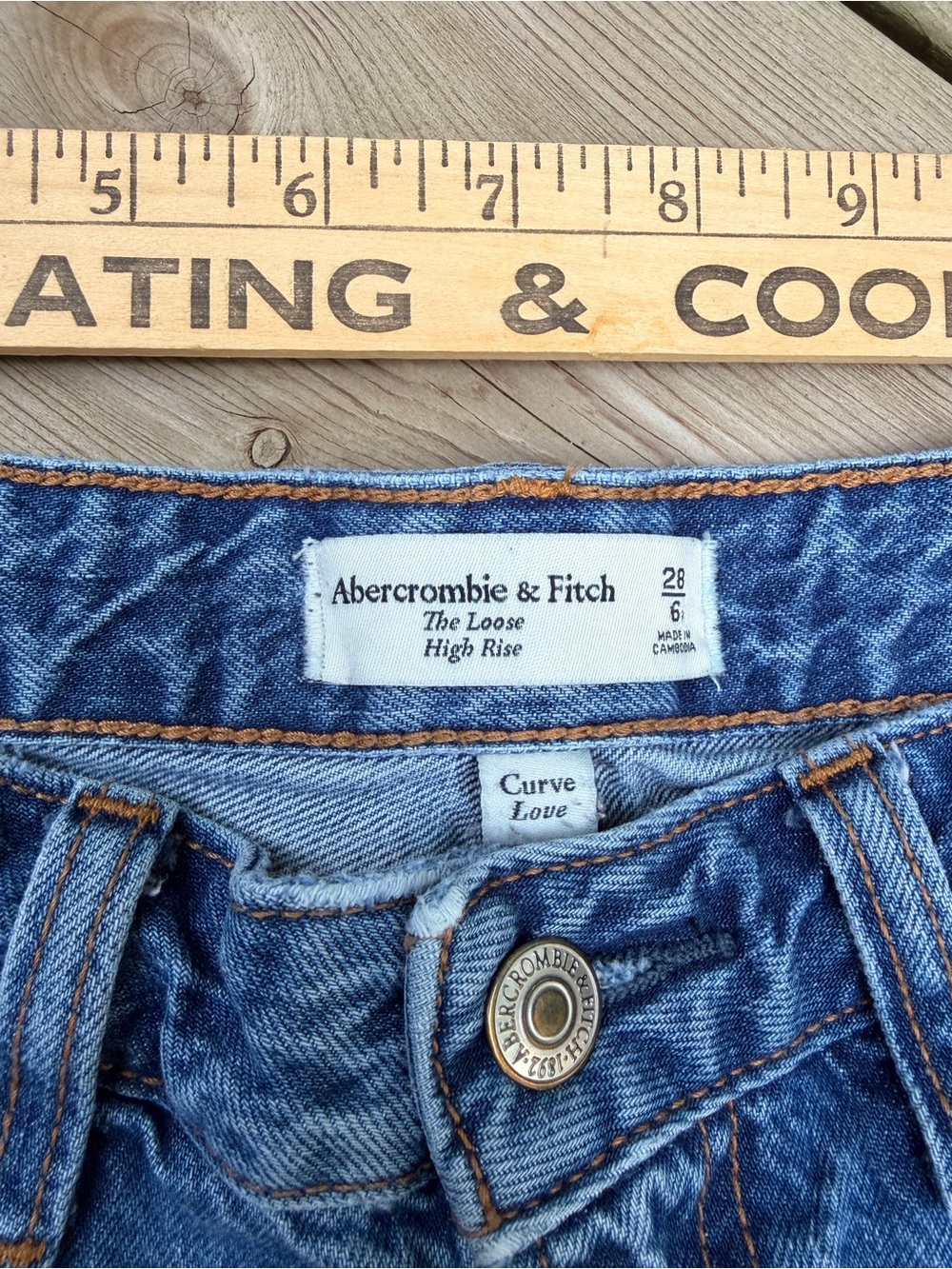 Abercrombie & Fitch High Rise Loose Jean. 28/6 W - Picture 7 of 8
